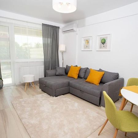 Amazing Apartament With Garden Bucharest Airport Self Check-In!! Otopeni Exterior foto